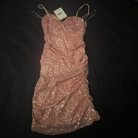 Selling “HELLO MOLLY WHAT A GLAMOUR SEQUIN DRESS PINK” Size US 6 - Picture 1 of 3